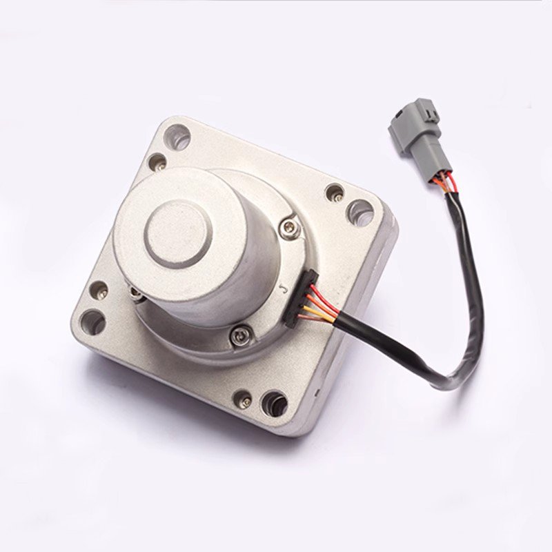 Engine Control Step Motor Throttle Motor 4257163 AT154932 Fit Hitachi Excavator EX100-2 EX100-3 EX120-2 EX120-3 EX120-5 X200-2 EX200-3 EX200-5 John Deere 190 450LC 490E
