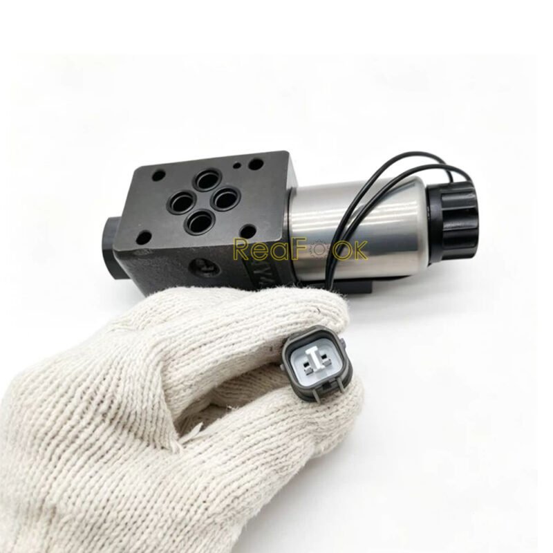 42C-60-18230 Solenoid Valve 2 Transmission Solenoid Valve 42C-60-18230 Fit Komatsu Dump Truck HD325 HD405 HD465 HD605 HD785