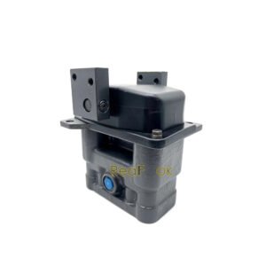 9072923 Pilot Valve 4 Control Pedal Travel Pilot Valve 9072923 Fit Hitachi Excavator EX100 EX100-3 EX120 EX120-2 EX120-3 EX200 EX220 EX300 EX400