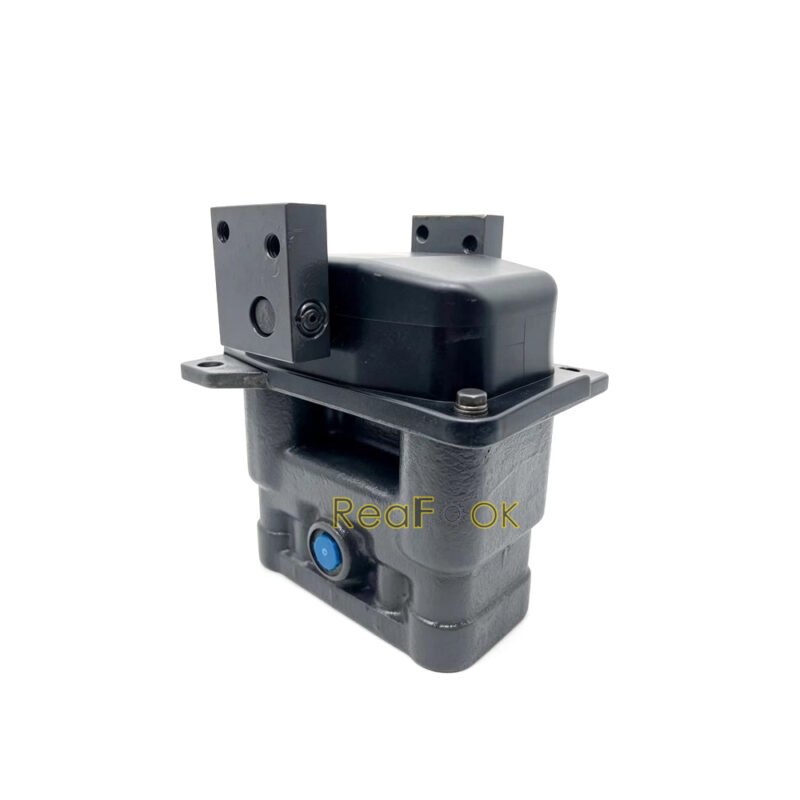 9072923 Pilot Valve 4 Control Pedal Travel Pilot Valve 9072923 Fit Hitachi Excavator EX100 EX100-3 EX120 EX120-2 EX120-3 EX200 EX220 EX300 EX400