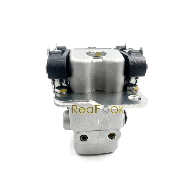 PC56-7 60-7 70-8 702-16-01860 Pilot Valve 3 Control Pedal Travel Pilot Valve 702-16-01860 Fit Komatsu excavator PC40-6 PC56-7 PC60-7 PC70-8 PC120-6 PC200-6